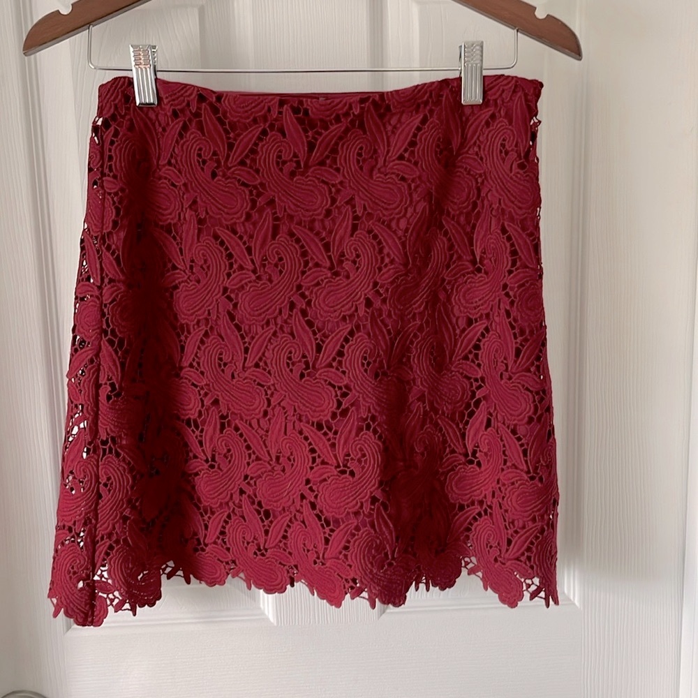 NWT red lace mini skirt express